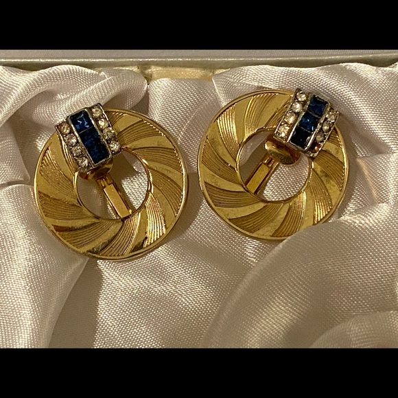 Vintage Coro stamped disc clip on earrings - Picture 8 of 11